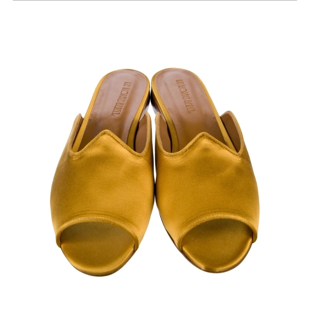 Le Monde Beryl Gold Satin Slides — Size 40 (US 10)